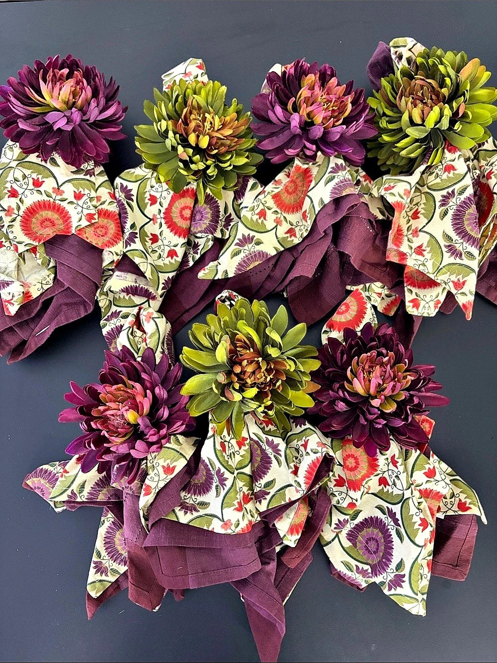 Piper 1 Cloth Napkins with Faux Floral Purple & Green napkins rings